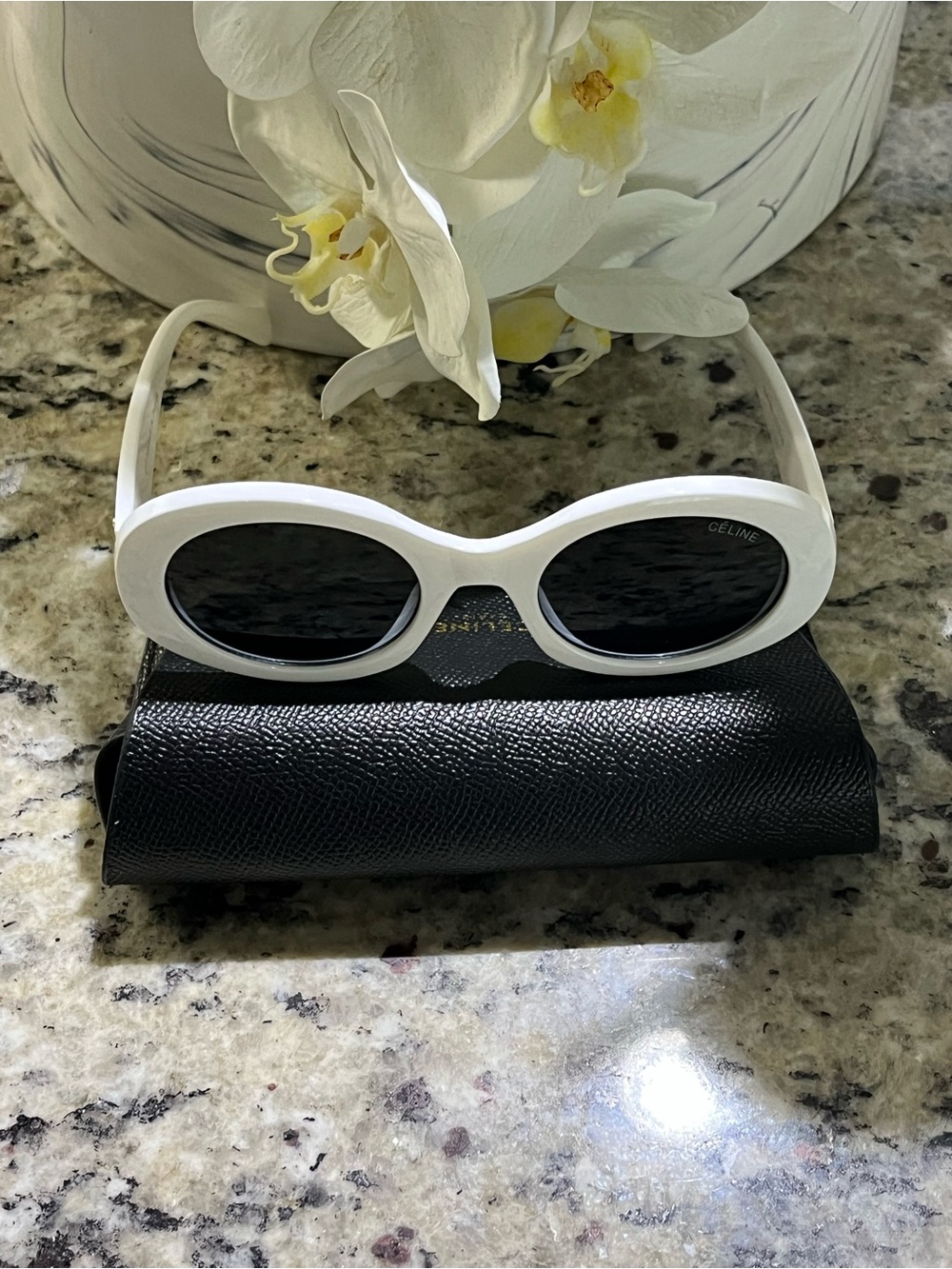 Sunglasses Oval White Eyewear Designer with  Original Case FREE SHIPPING 
Gafas